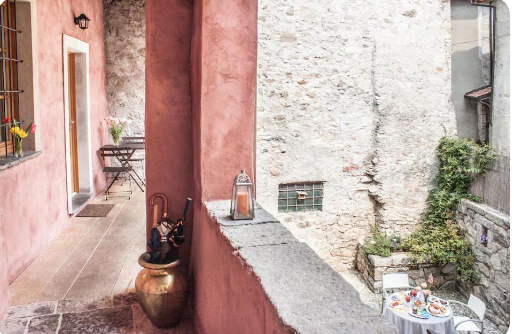 Alla Torre Del Barbarossa B&B Foresteria Mandello del Lario Eksteriør bilde