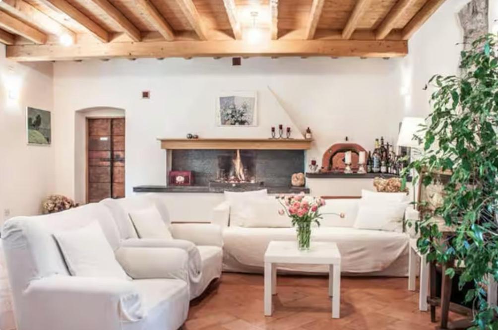 Alla Torre Del Barbarossa B&B Foresteria Mandello del Lario Eksteriør bilde