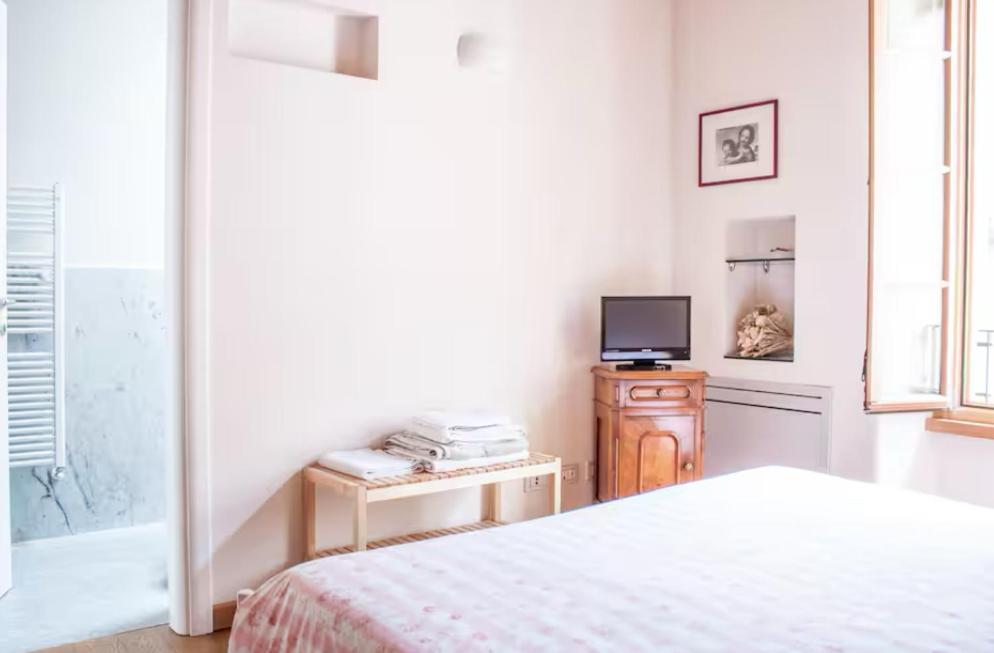 Alla Torre Del Barbarossa B&B Foresteria Mandello del Lario Eksteriør bilde